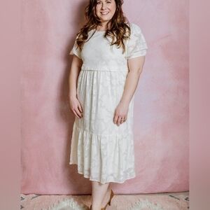 Polagram Off-White Floral Lace Midi Nursing Dress